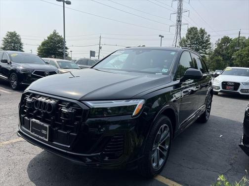2025 Audi Q7 Premium Plus 45 TFSI quattro Tiptronic