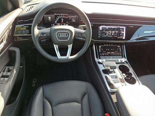 2025 Audi Q8 Premium Plus 55 TFSI quattro