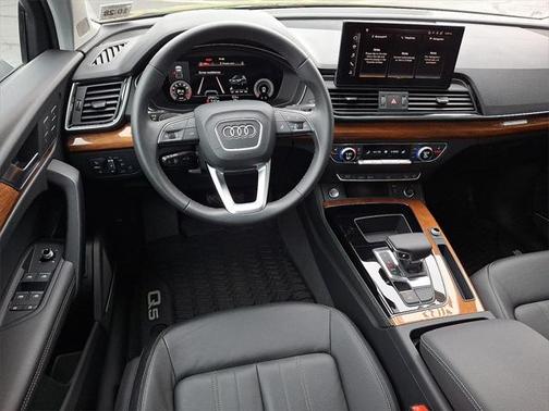 2023 Audi Q5 Premium Plus 45 TFSI S line quattro
