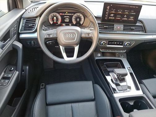 2025 Audi Q5 Premium 45 TFSI S line quattro