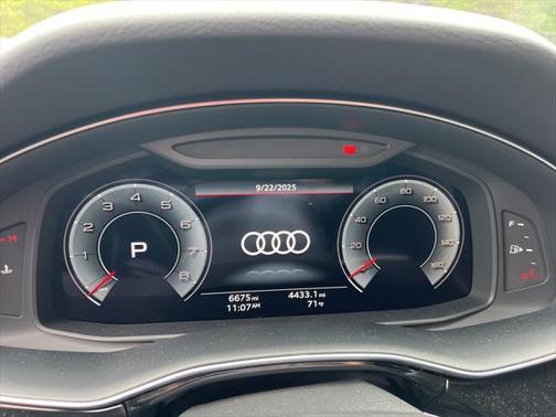 2025 Audi Q7 Premium Plus 45 TFSI quattro Tiptronic