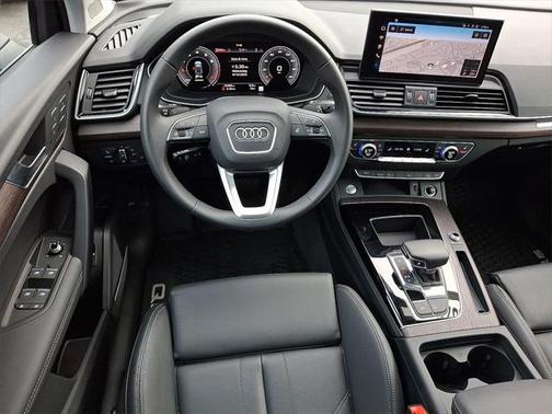 2025 Audi Q5 Premium Plus 45 TFSI S line quattro S tronic