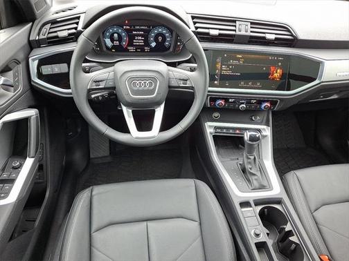 2024 Audi Q3 Premium 45 TFSI S line quattro Tiptronic