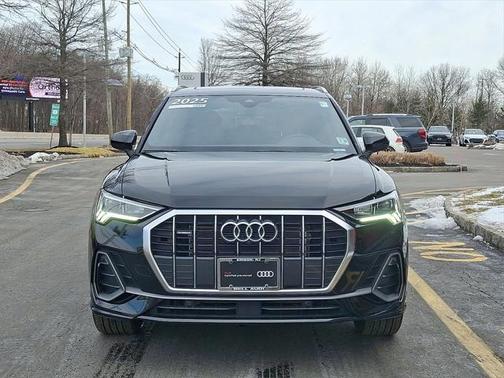 2025 Audi Q3 Premium 45 TFSI S line quattro Tiptronic