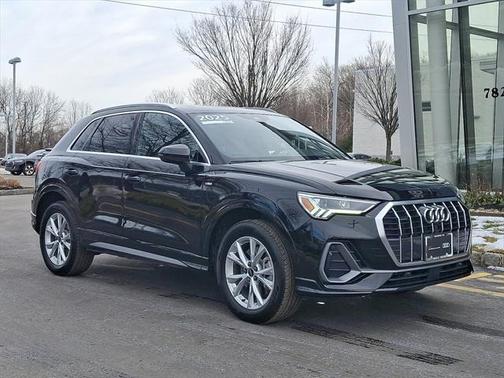 2025 Audi Q3 Premium 45 TFSI S line quattro Tiptronic