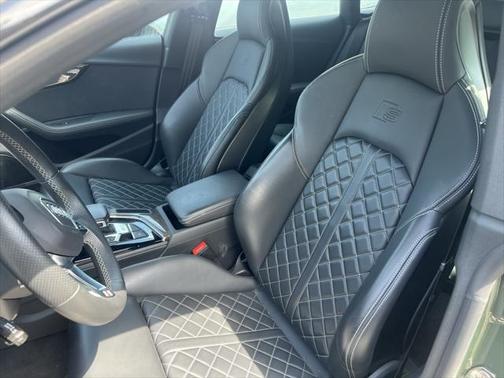 2022 Audi S5 Premium Plus TFSI quattro Tiptronic