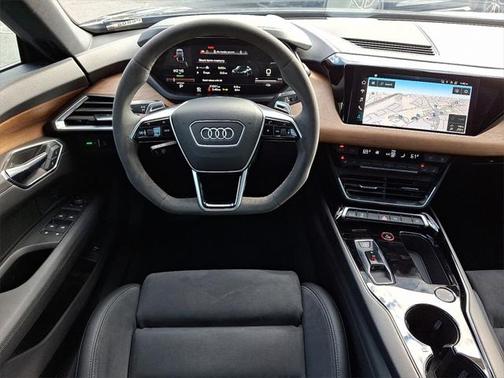 2022 Audi e-tron GT Premium Plus quattro