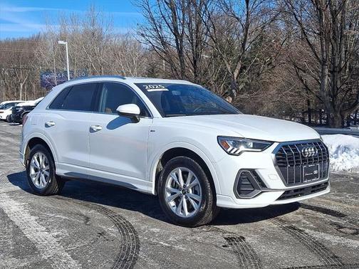2025 Audi Q3 Premium 45 TFSI S line quattro Tiptronic