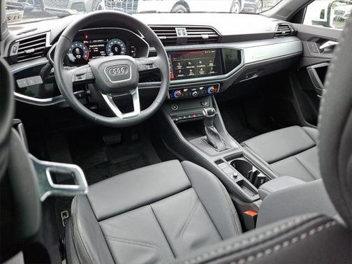 2023 Audi Q3 Premium 45 TFSI S line quattro Tiptronic