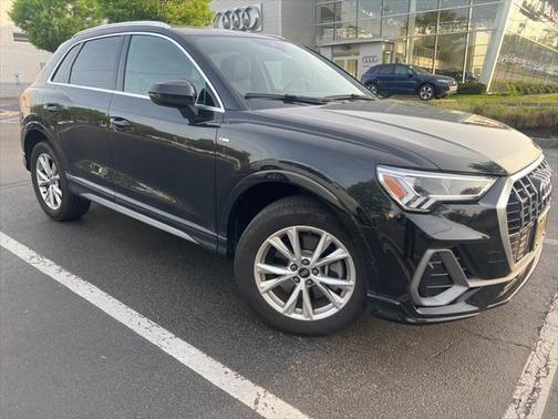 2023 Audi Q3 S line Premium