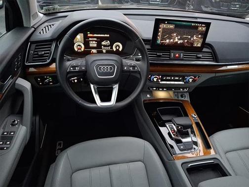 2022 Audi Q5 Premium Plus 45 TFSI S line quattro S tronic