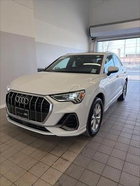 2025 Audi Q3 Premium 45 TFSI S line quattro Tiptronic