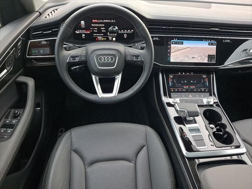 2025 Audi Q8 Premium Plus 55 TFSI quattro