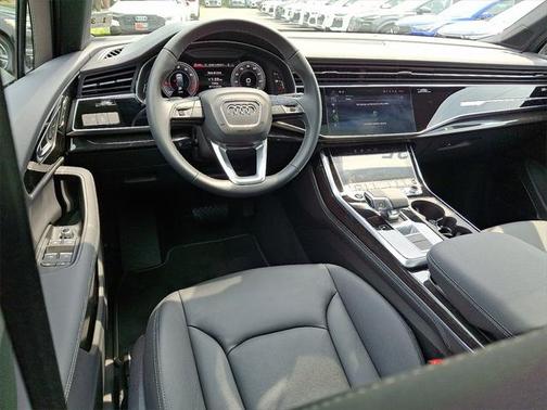 2025 Audi Q7 Premium Plus 45 TFSI quattro Tiptronic
