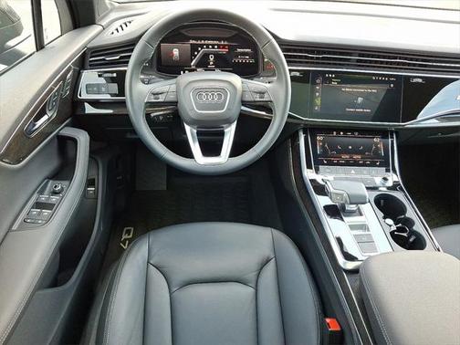 2025 Audi Q7 Premium Plus 45 TFSI quattro Tiptronic