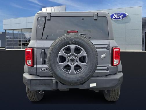 CARBONIZED GRAY METALLIC 2026 Ford Bronco Big Bend