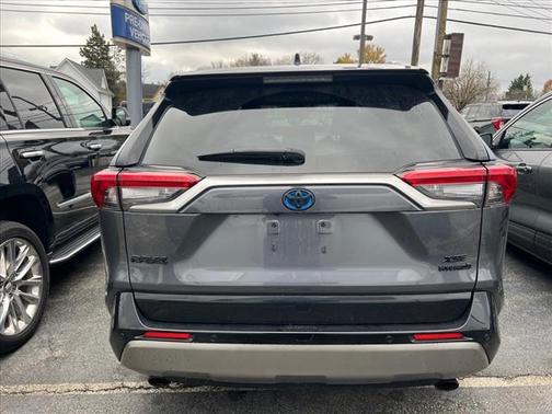 2024 Toyota RAV4 Hybrid SE