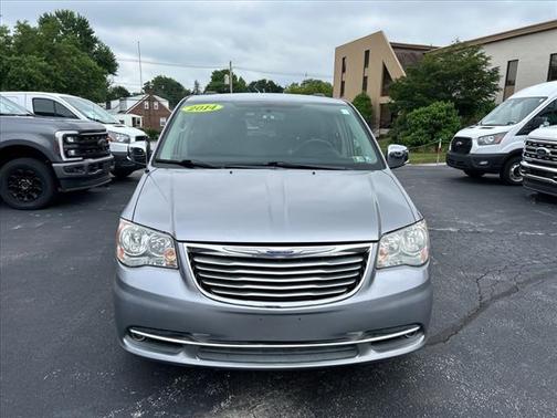 2014 Chrysler Town & Country Touring-L
