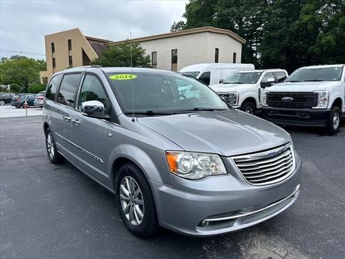 2014 Chrysler Town & Country Touring-L