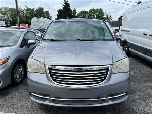 2014 Chrysler Town & Country Touring-L