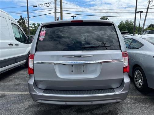 2014 Chrysler Town & Country Touring-L