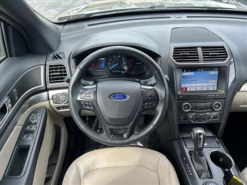 SHADOW BLACK 2018 Ford Explorer XLT