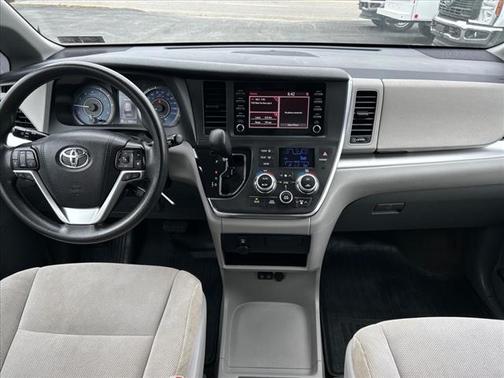 2018 Toyota Sienna SE