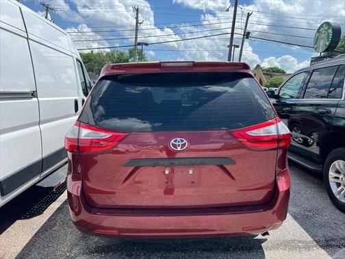 2018 Toyota Sienna SE