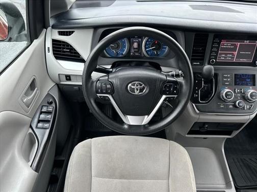2018 Toyota Sienna SE