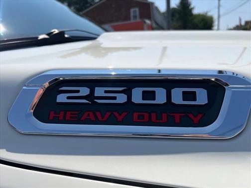 2023 RAM 2500 Laramie Crew Cab 4x4 6'4' Box
