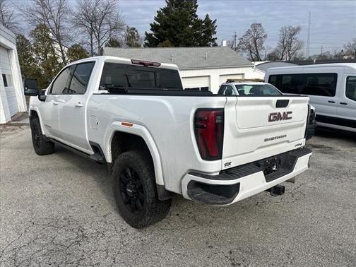 2024 GMC Sierra 2500 AT4