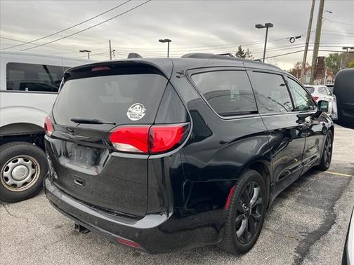 2020 Chrysler Pacifica Touring-L Plus