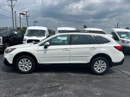 Crystal White Pearl 2018 Subaru Outback 2.5i Premium