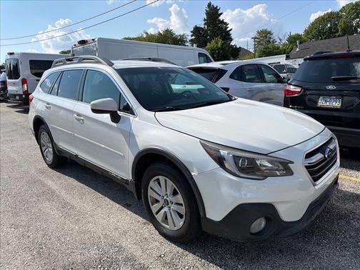 Crystal White Pearl 2018 Subaru Outback 2.5i Premium