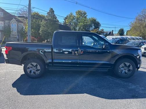 2025 Ford F-150 Lightning LARIAT