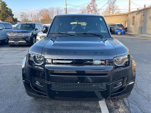 2023 Land Rover Defender 130 X-Dynamic SE