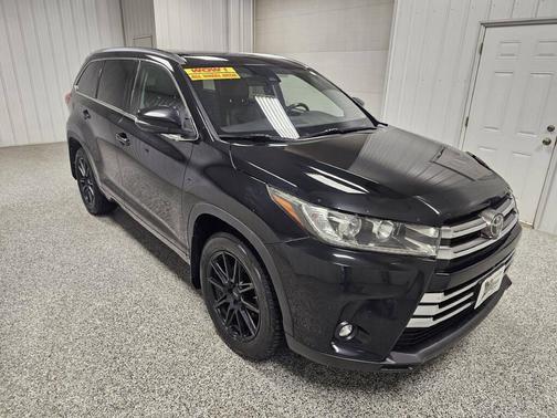 Midnight Black Metallic 2019 Toyota Highlander Limited