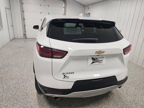 WHITE 2025 Chevrolet Blazer 2LT
