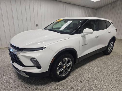 WHITE 2025 Chevrolet Blazer 2LT