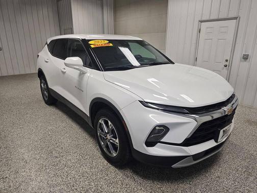 WHITE 2025 Chevrolet Blazer 2LT