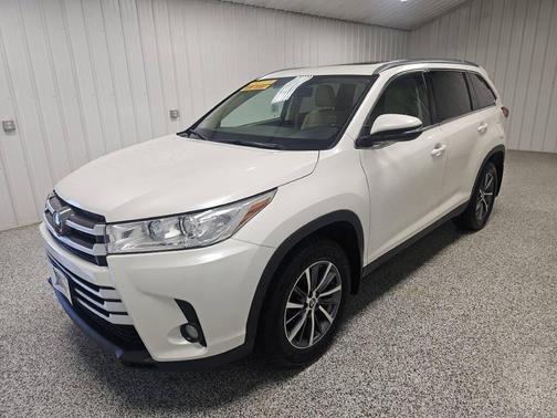 Blizzard Pearl 2019 Toyota Highlander XLE