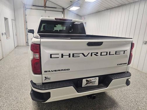 WHTE 2024 Chevrolet Silverado 1500 Custom