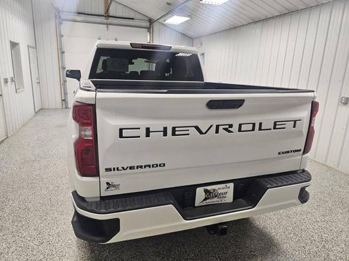 WHTE 2024 Chevrolet Silverado 1500 Custom