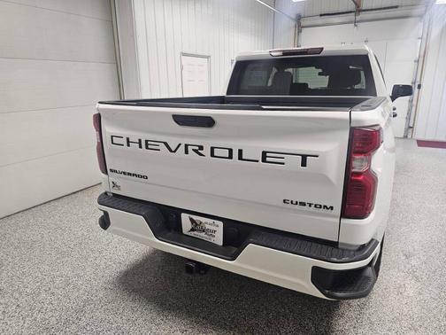 WHTE 2024 Chevrolet Silverado 1500 Custom