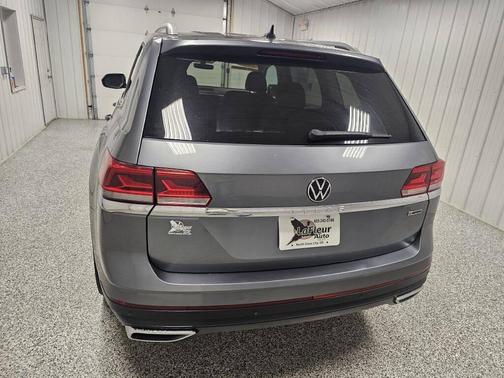Platinum Gray Metallic 2021 Volkswagen Atlas 2.0T SEL