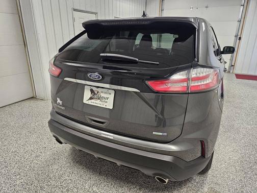2020 Ford Edge SE