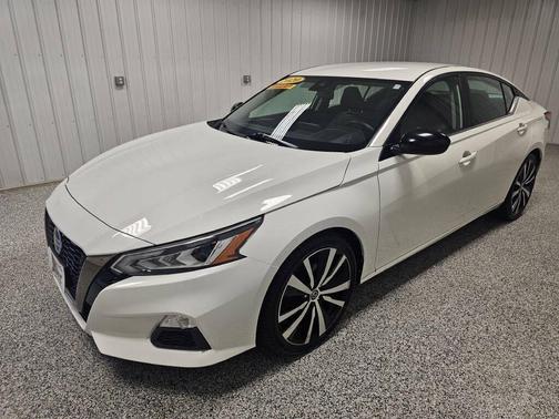 WHITE 2020 Nissan Altima SR FWD