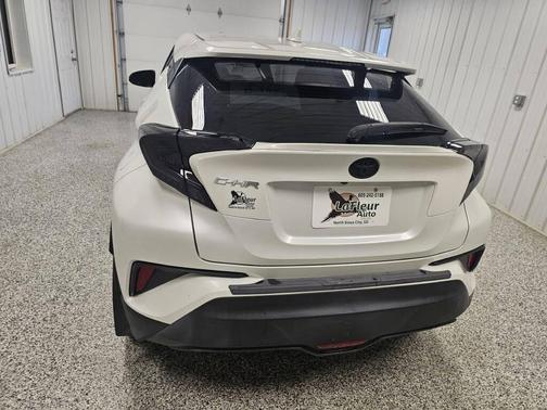 2018 Toyota C-HR XLE 4dr Crossover