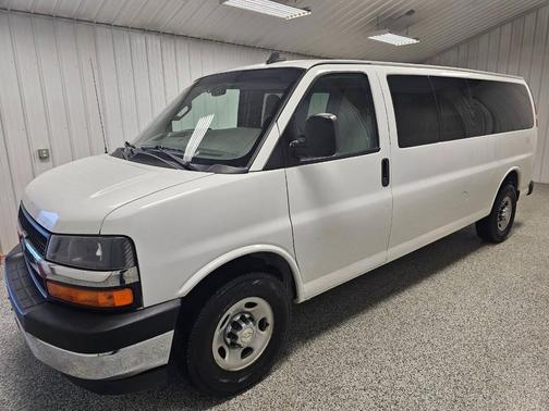2017 Chevrolet Express 3500 LT