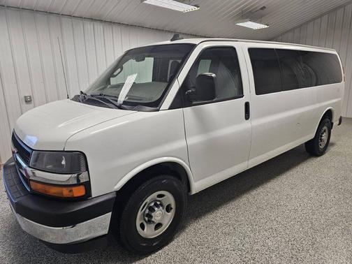 2017 Chevrolet Express 3500 LT
